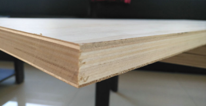 Ο ξύλινος καπλαμάς λευκών αντιμετώπισε το κοντραπλακέ εμπορικού βαθμού ενός χρόνου καυτό υλικό πυρήνων Τύπου πλήρες