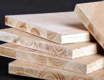 Κίνα Εσωτερικός πίνακας φραγμών ξύλου πεύκων πρώτης θέσης, προ τελειωμένος πίνακας 18mm φραγμών εργοστάσιο