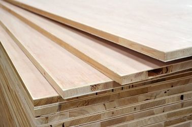 Κίνα E0 ο βαθμός τοποθέτησε τους ξύλινους φραγμούς, διακοσμητικός καυτός πίνακας φραγμών σκληρού ξύλου Τύπου σε στρώματα εργοστάσιο